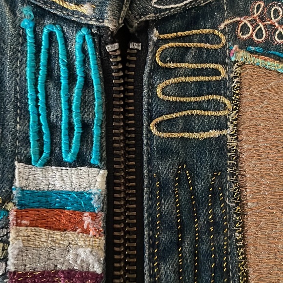 CHICO’S DENIM EMBROIDERED VEST - Picture 9 of 10